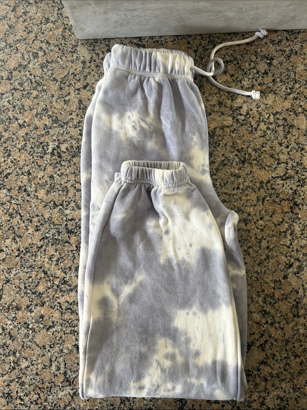 Aeropostale Tie-Dye Jogger Pants in Gray & Cream